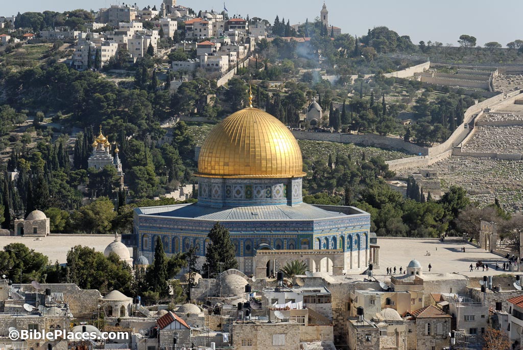 An aerial photograph of the Dome of the Rock and its platform.